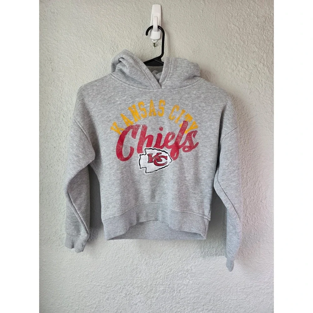 NFL Team Apparel Kansas City Chiefs Youth Small 7/8 Heather Gray Pullover Hoodie